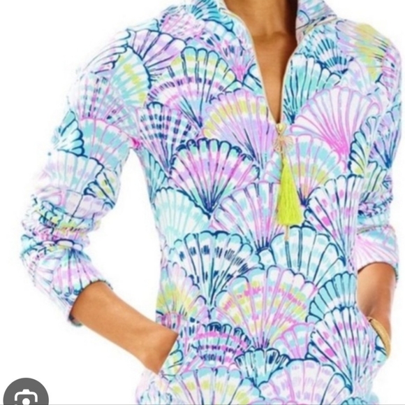 Lilly Pulitzer Tops - Lilly Pulitzer Medium EUC Multicolor Shell Half Zip - PTP 20 - No Stain/holes